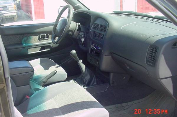 1998 Nissan Pathfinder SE for sale in CHADRON NE, SD – photo 5
