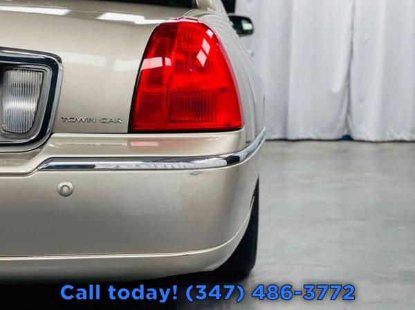 2003 Lincoln Town Car Executive Sedan - - by dealer for sale in Elmont, NY – photo 9