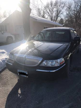 2009 Lincoln Town Car Signature Series Limited 10, 000/BO - cars & for sale in Hastings, MN – photo 8