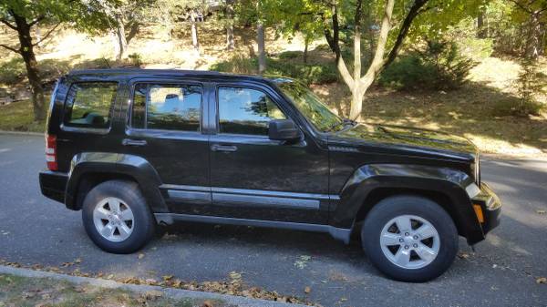 2009 Jeep Liberty Automatic 4x4 for sale in Northport, NY – photo 2