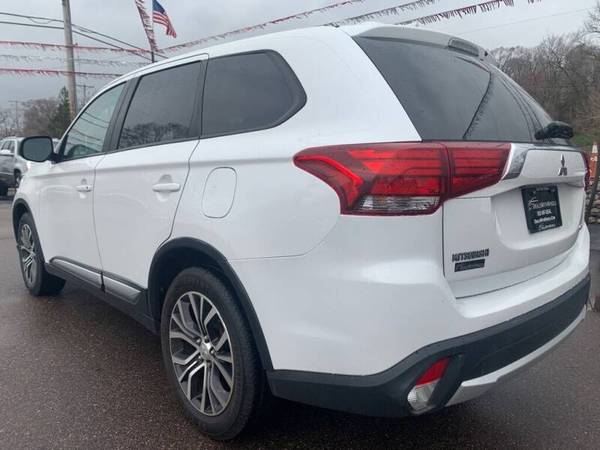 2018 Mitsubishi Outlander Se AWD (Great MPG! GUARANTEED APPROVAL! for sale in Other, MN – photo 5