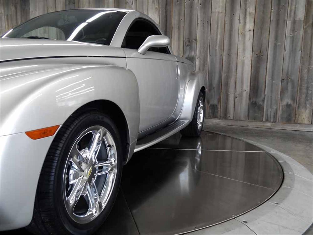 2005 Chevrolet SSR for sale in Bettendorf, IA – photo 16