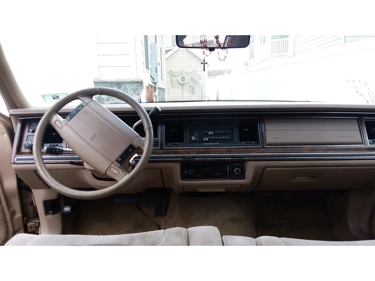 1992 Lincoln Town Car for sale in Waretown, NJ – photo 4