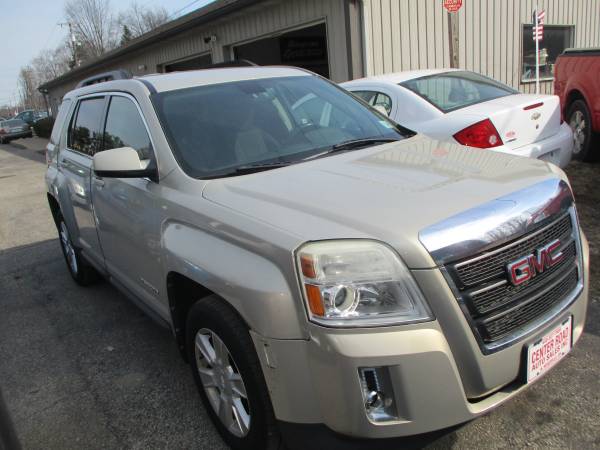 2011 GMC ARCADIA SLE, AWD, SHARP SUV - - by dealer for sale in North Ridgeville, OH