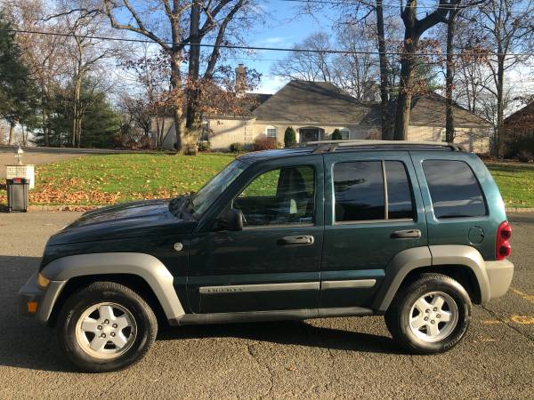 2005 Jeep Liberty 4x4 - cars & trucks - by owner - vehicle... for sale in Totowa, NY – photo 2