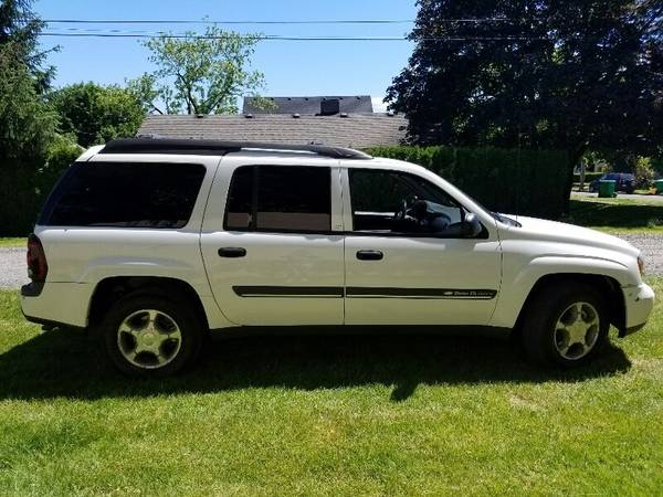 2002 Chevrolet TrailBlazer EXT***3RD ROW SEAT***PEARL WHITE*** for sale in Portland, OR – photo 2
