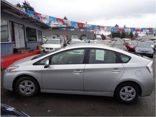 2010 Toyota Prius III Hatchback 4D FREE CARFAX ON EVERY VEHICLE! for sale in Lynnwood, WA – photo 4