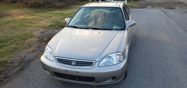 Honda civic ONLY 131K miles *Heated seats. - cars & trucks - by... for sale in Waldorf, MD – photo 2