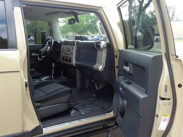 2012 Toyota FJ Cruiser (4X4, CARGO RACK, GRILL GUARD) for sale in Sioux Falls, SD – photo 14