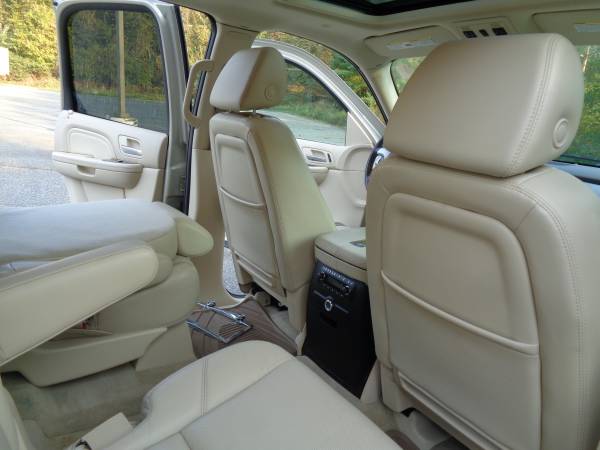 2007 Cadillac Escalade AWD Fully Loaded Very Clean for sale in Waynesboro, PA – photo 23