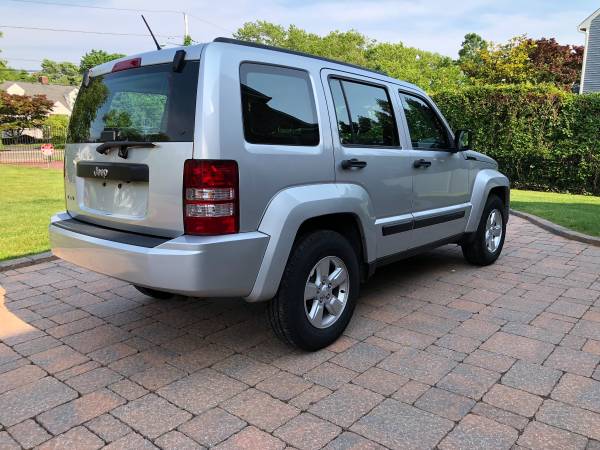 2011 Jeep Liberty 4x4 low miles for sale in West Islip, NY – photo 5