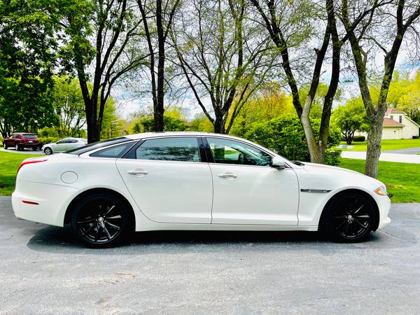 2011 Jaguar XJL Extra Clean for sale in Buffalo Grove, IL – photo 5