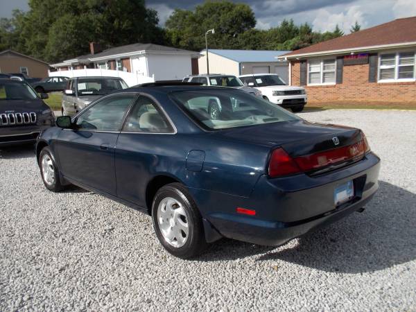 2000 HONDA ACCORD EX COUPE, accident free, local, 3 owner Honda -... for sale in Spartanburg, SC – photo 2