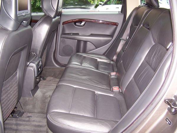 Well-maintained & quite affordable All Wheel Drive Volvo XC70 for sale in Greenfield, MA – photo 5