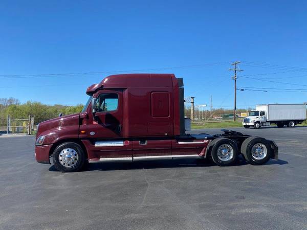 2016 Freightliner Sleeper Tractor - - by dealer for sale in Charlotte, NC – photo 3