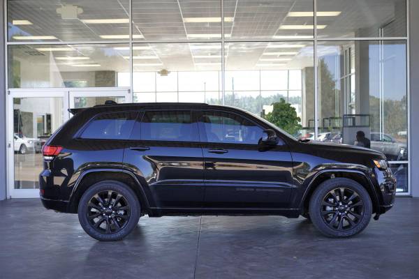 2018 Jeep Grand Cherokee Altitude - cars & trucks - by dealer -... for sale in Center, TX – photo 3