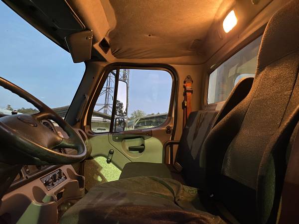 2014 Freightliner Box Truck - - by dealer - vehicle for sale in Columbia, SC – photo 21