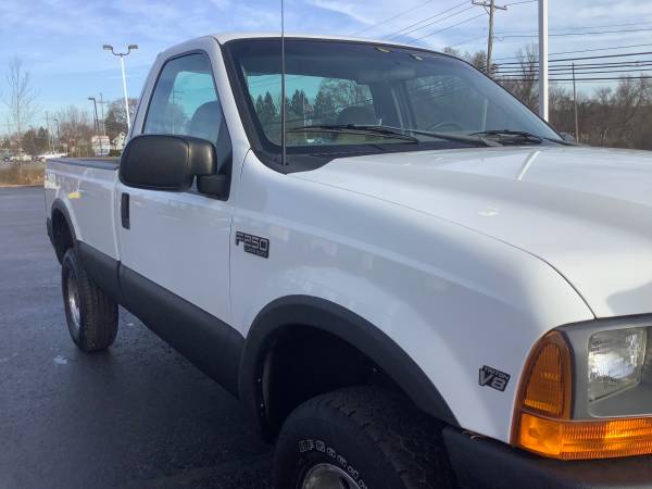 Clean Carfax! 1999 Ford F-250 XL! 4x4! Regular Cab! Plow Truck! -... for sale in Ortonville, OH – photo 13