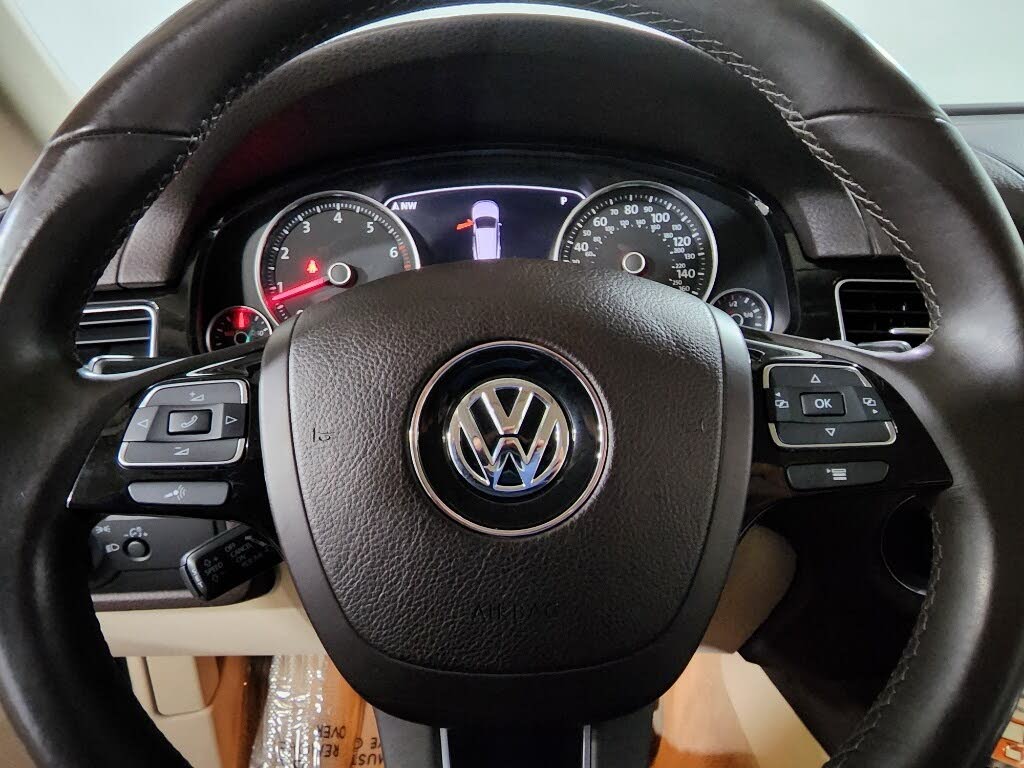2012 Volkswagen Touareg VR6 Sport with Nav for sale in Jersey City, NJ – photo 17