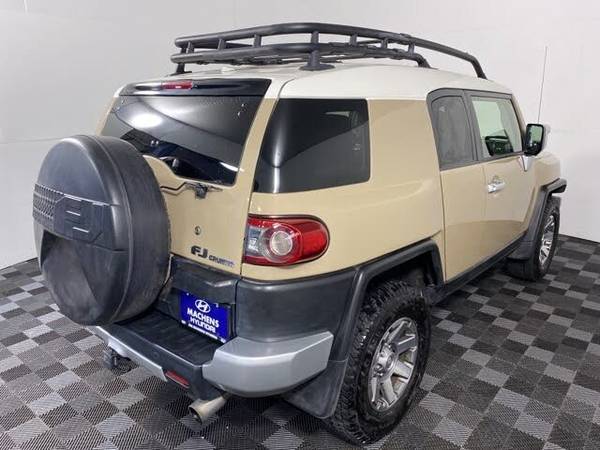 2014 Toyota FJ Cruiser, great maintenance - cars & trucks - by... for sale in Columbia, MO – photo 9