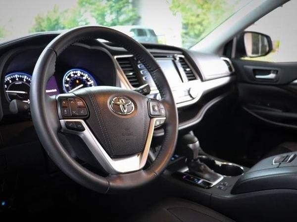 2019 Toyota Highlander All Wheel Drive XLE V6 AWD SUV for sale in Portland, OR – photo 13