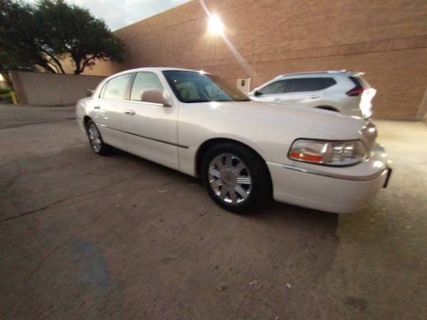 2003 Lincoln Town Car Cartier 5800 OBO for sale in Bryan, TX