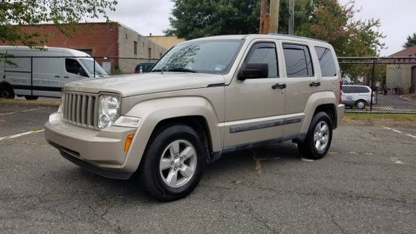 2011 Jeep Liberty Sport - Great Condition for sale in Alexandria, District Of Columbia