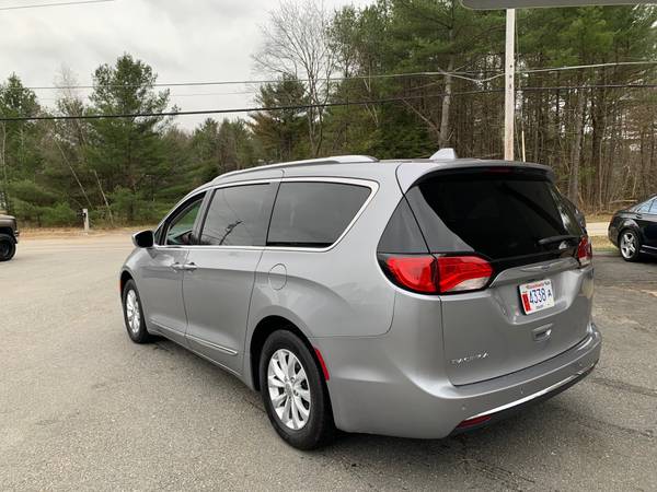 2018 Chrysler Pacifica - - by dealer - vehicle for sale in Ashburnham, MA – photo 6