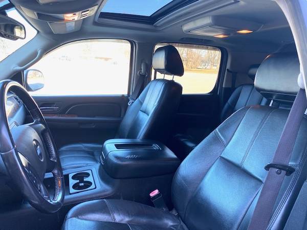 2007 Chevy Suburban - cars & trucks - by owner - vehicle automotive... for sale in Kansas City, MO – photo 13