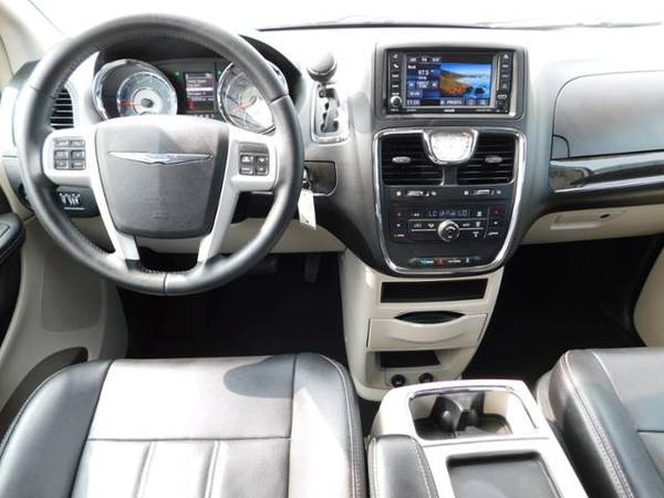 2014 Chrysler Town & Country for sale in Grawn, MI – photo 10