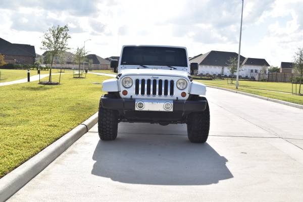 Gorgeous Lifted 2012 Jeep Wrangler Unlimited Sahara for sale in Missouri City, TX – photo 3