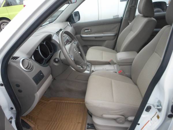 2012 Suzuki Grand Vitara Premium 44,261 Miles Moonroof Loaded sharp for sale in Waukesha, WI – photo 7