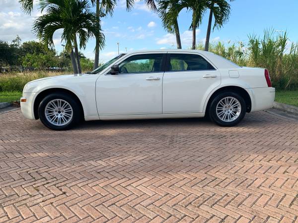 2008 Chrysler 300 4dr Sdn 300 LX RWD for sale in Miami, FL – photo 3