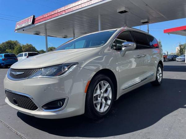 2017 Chrysler Pacifica Limited 4dr Mini Van - CALL/TEXT TODAY! for sale in Charlotte, NC – photo 6