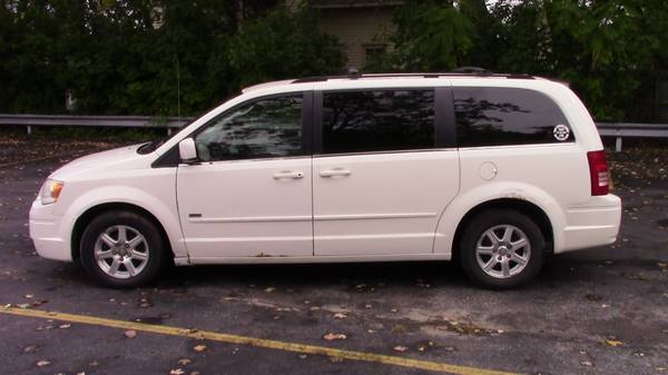 2008 Chrysler Town and Country Touring Minivan **3rd Row**DVD Player** for sale in Lockport, NY – photo 8