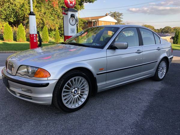 2001 BMW 330xi Clean Carfax Premium & Cold Weather Packages Like New for sale in Palmyra, PA