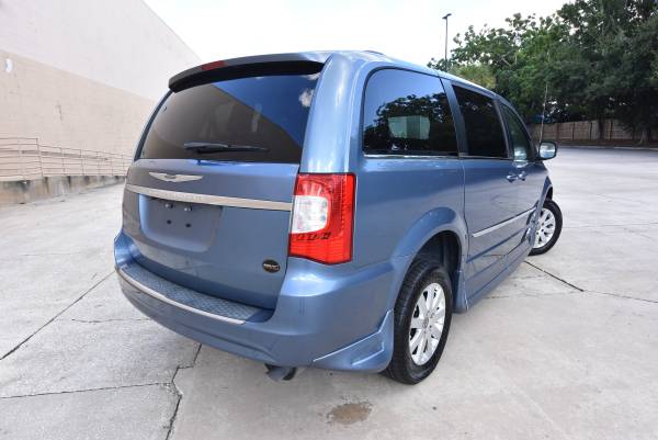 2011 Chrysler Town & Country wheelchair handicap accessible van for sale in Ocala, FL – photo 4