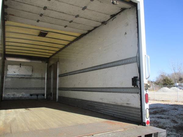 2013 International Durastar 4300 24' Box Truck - Non CDL - cars &... for sale in Kansas City, MO – photo 17