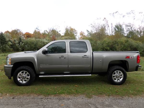 1 OWNER CLEAN CAR FAX 2014 CHEVY DURAMAX 2500 LT CREW CAB 4X4 SOUTHERN for sale in Petersburg, IN