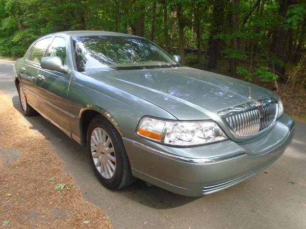 2004 Lincoln Town Car, 63K miles, cln Carfax, 17 serv rcrds new for sale in Matthews, NC – photo 3