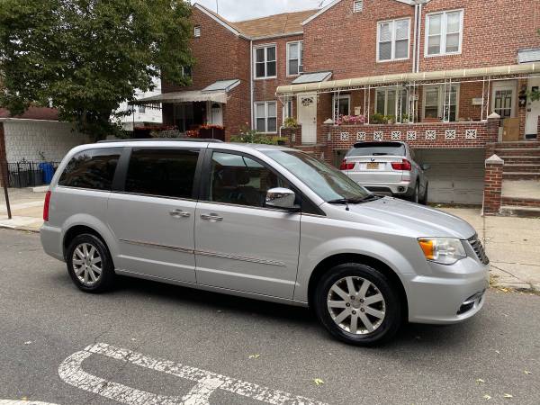 2011 Chrysler Town And Country Limited for sale in Brooklyn, NY