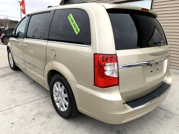 2011 Chrysler Town & Country 4dr Wgn Touring w/Leather - cars &... for sale in Chesaning, MI – photo 16