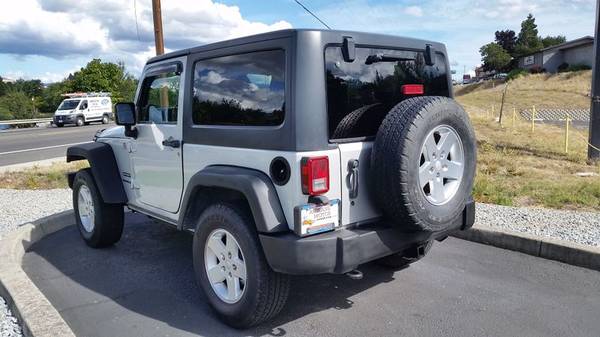 2011 Jeep Wrangler Sport 4WD HardTop Manual with Low Miles One Owner for sale in Ashland, OR – photo 10