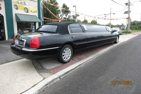 2005 Lincoln Town Car-EXECUTIVE LIMO - - by dealer for sale in Collingswood, NJ – photo 3