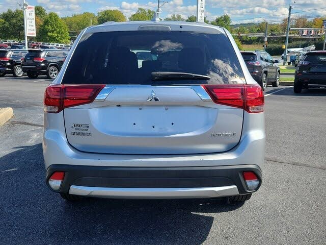 2018 Mitsubishi Outlander ES S-AWC AWD for sale in Downingtown, PA – photo 2
