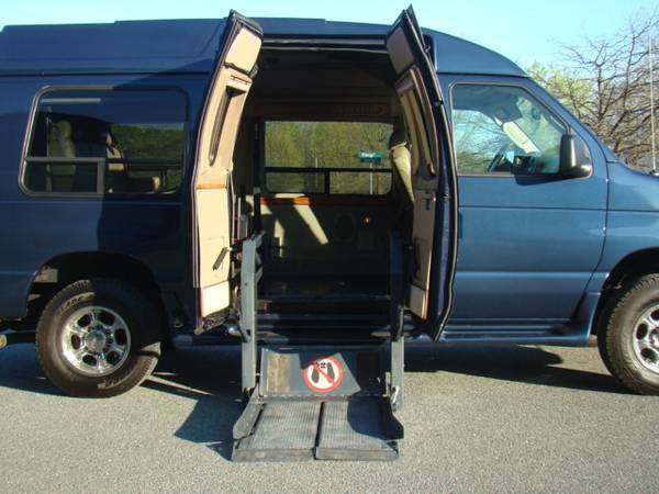 2004 Ford E-250 Wheelchair Accessible Van (Handicap Van) for sale in Wingate, TN – photo 9