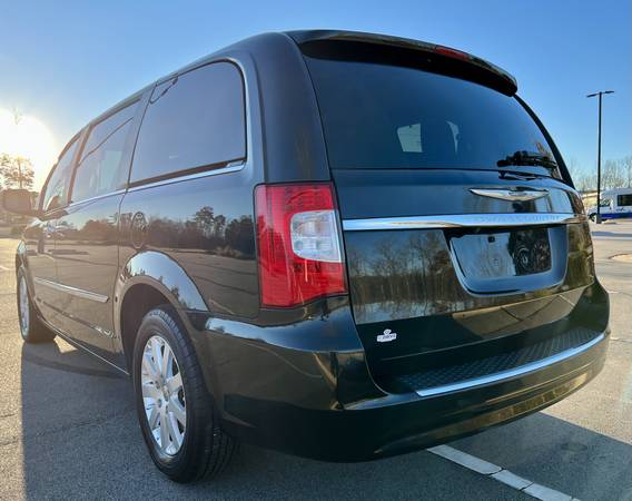 2016 Chrysler Town and Country Touring - - by dealer for sale in Raleigh, NC – photo 7