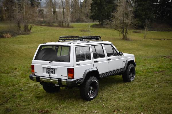 LIVE AUCTION: 1990 Jeep Cherokee XJ 4x4 - grand wrangler for sale in NEW YORK, NY – photo 6