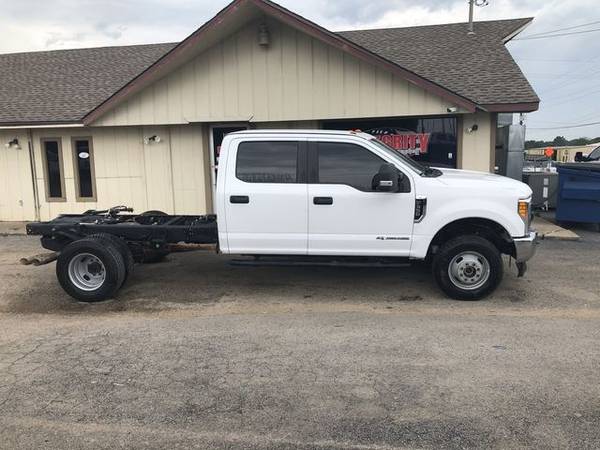 2017 Ford F350 SD XL Crew Cab Long Bed DRW White for sale in Bethel Heights, AR – photo 2