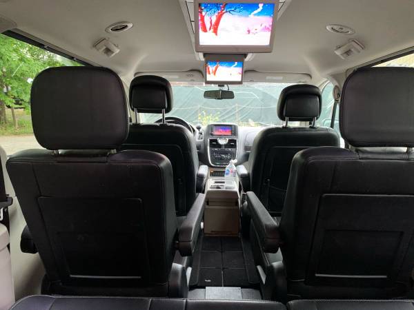 2011 Chrysler Town and Country for sale in Ronkonkoma, NY – photo 11